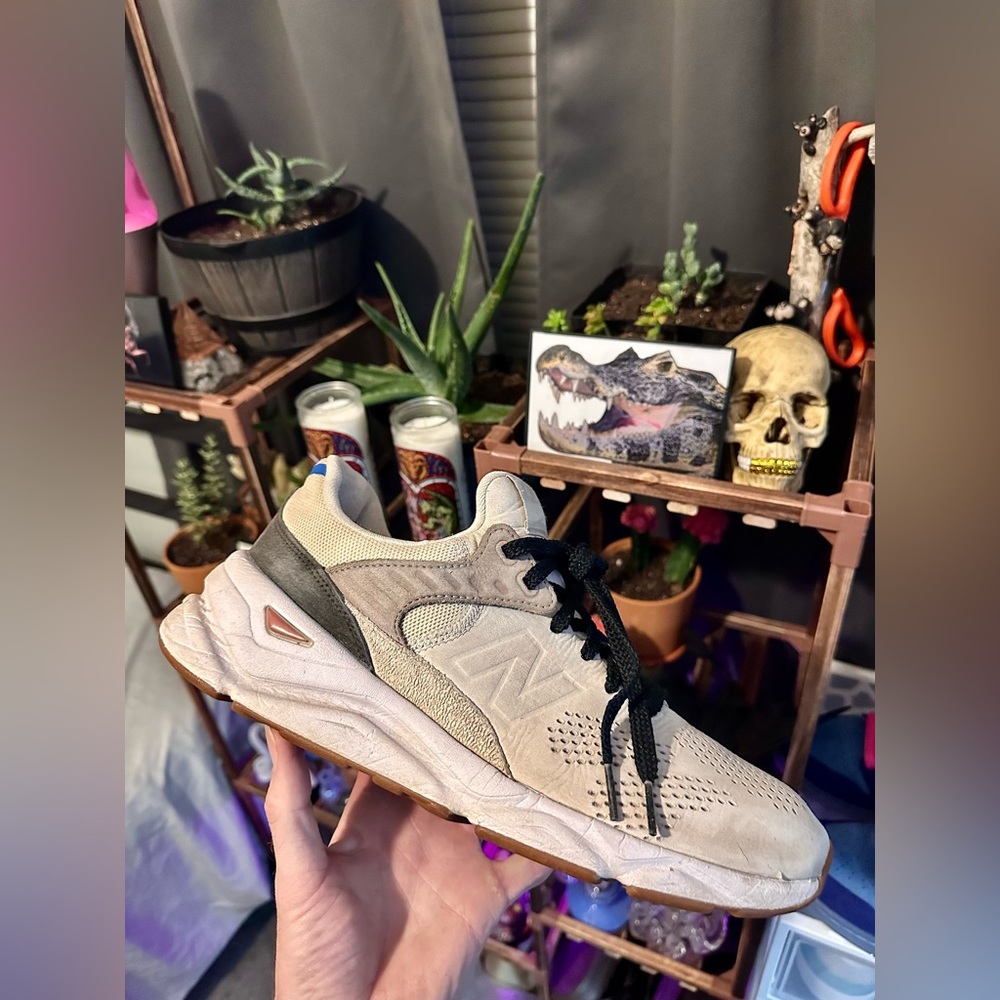 New Balance X-90’s. Not a commonly seen shoe! SIZE (US10.5M)
